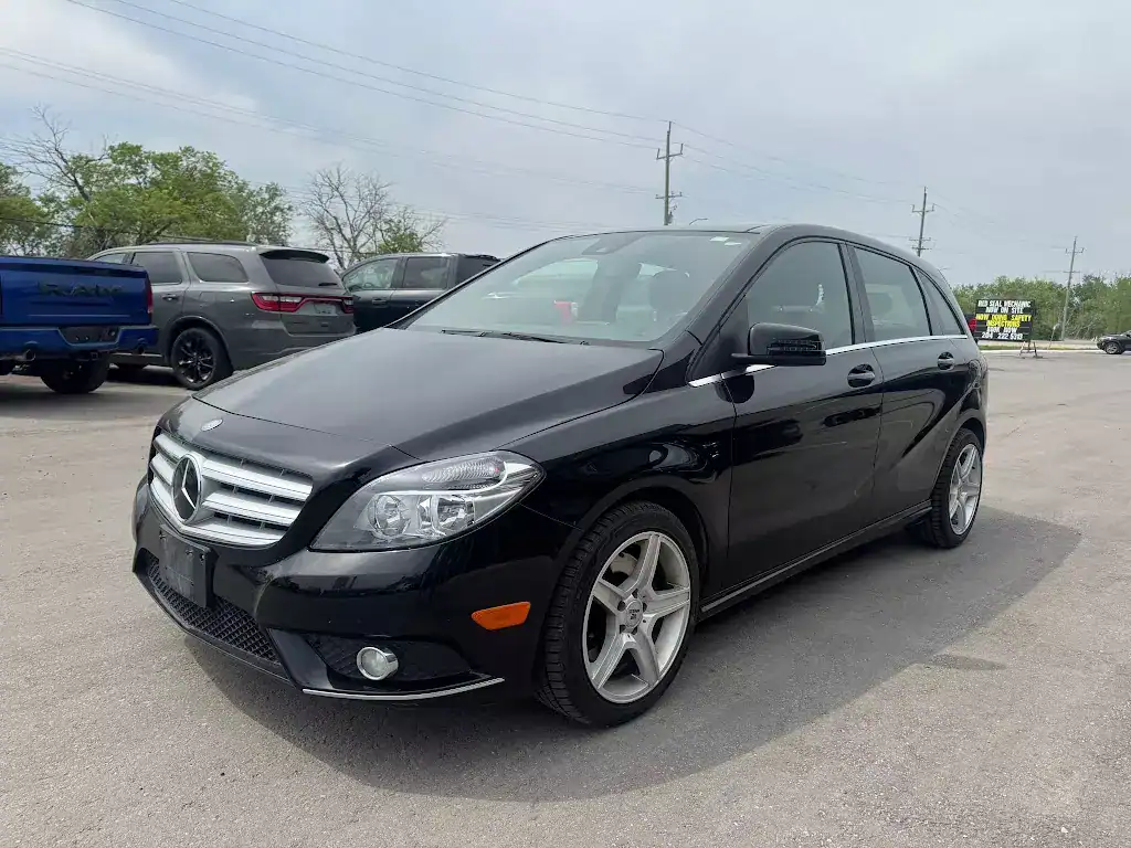 2014 Mercedes-Benz B250 in black - Used Vehicle at Modern Motors Winnipeg 6